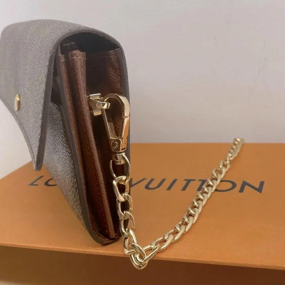 ⚡️⚡️💯AUTH Louis Vuitton Sarah wallet WOC ⚡️⚡️ - Picture 3 of 14